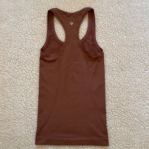 Lululemon swifly tech razorback 2.0